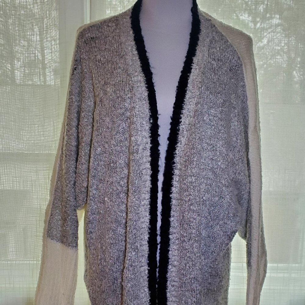 Lumiere Open Front Cardigan Size M